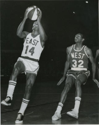All-Star 67-68 East Larry Jones, Fred Lewis