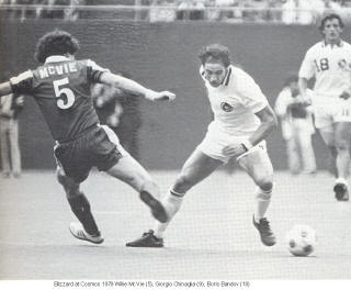 NASL Soccer New York Cosmos Blizzard 1979 Road Willie McVie Back Giorigo Chinaglia