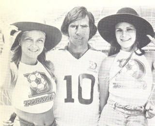 Dallas Tornado 1976 Home Jeff Bourne with Ladies.jpg