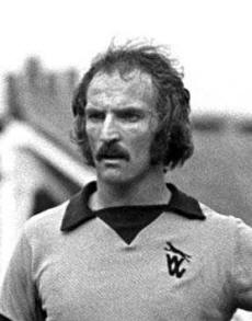 Wolves 67 Head Derek Dougan.jpg