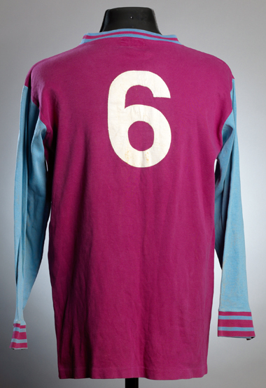 bobby moore shirt number