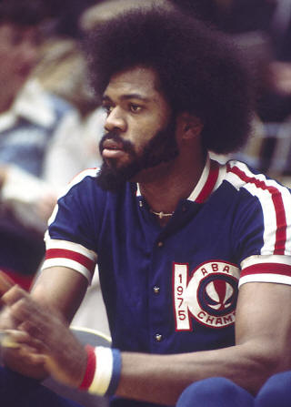 Colonels 75-76 Warmup Artis Gilmore (2)