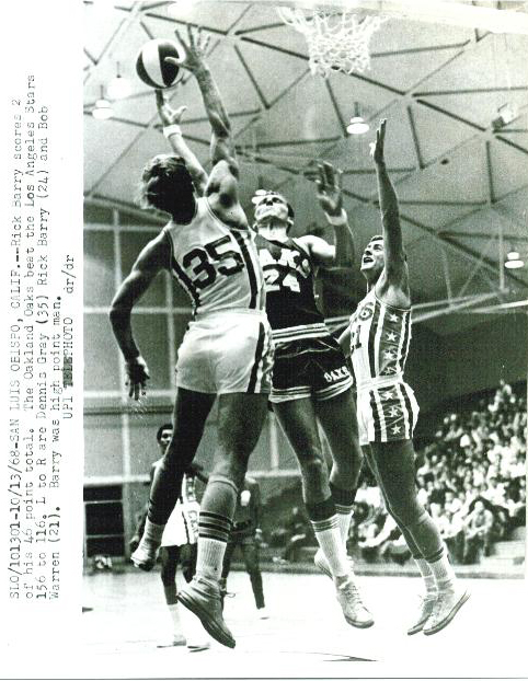 Lot Detail - 1968 Rick Barry Oakland Oaks ABA 8x10 Press Wire