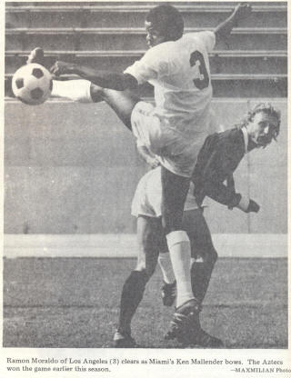 NASL Soccer Los Angeles Aztecs 74 Home Back Ramon Moraldo