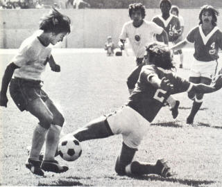 NASL Soccer Los Angeles Aztecs 74 Road Back Ricado DeRienzo