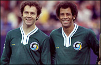 NASL Soccer New York Cosmos 77 Exhibition Carlos Alberto, Franz Beckenbauer