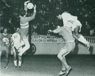 Earthquakes 75 Goalie Mike Ivanow, Mintuemen Wolfgang Suhnholz