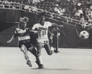 San Jose Earthquakes Minnesota Strikers 1984 Road Gary Etherington, George Kataklidis