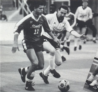 Strikers 85-86 Road Ken Fogarty, Sidekicks