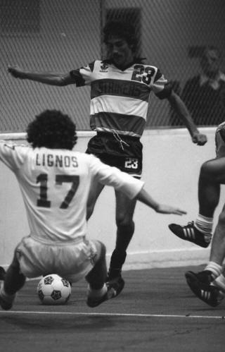 Tea Men 79-80 Indoor Home Back John Lignos, Strikers