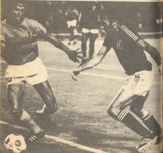 Baltimore Comets Miami Toros 1975 Dennis Wit, Ronnie Sharp 2.jpg